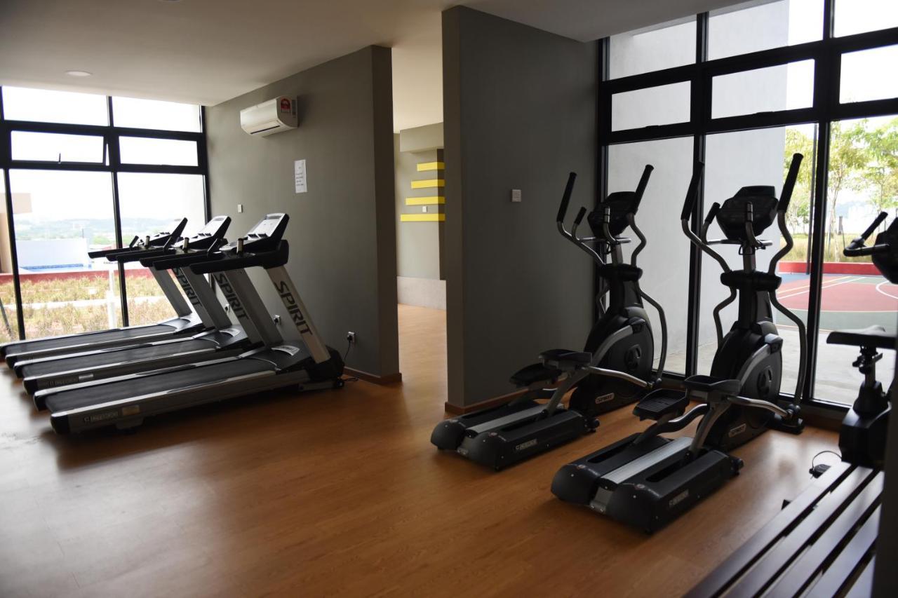 Mines Astetica Lake View Condo Seri Kembangan V1 Exteriör bild