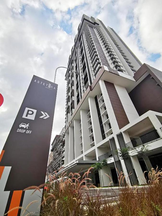 Mines Astetica Lake View Condo Seri Kembangan V1 Exteriör bild