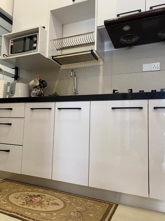 Mines Astetica Lake View Condo Seri Kembangan V1 Exteriör bild