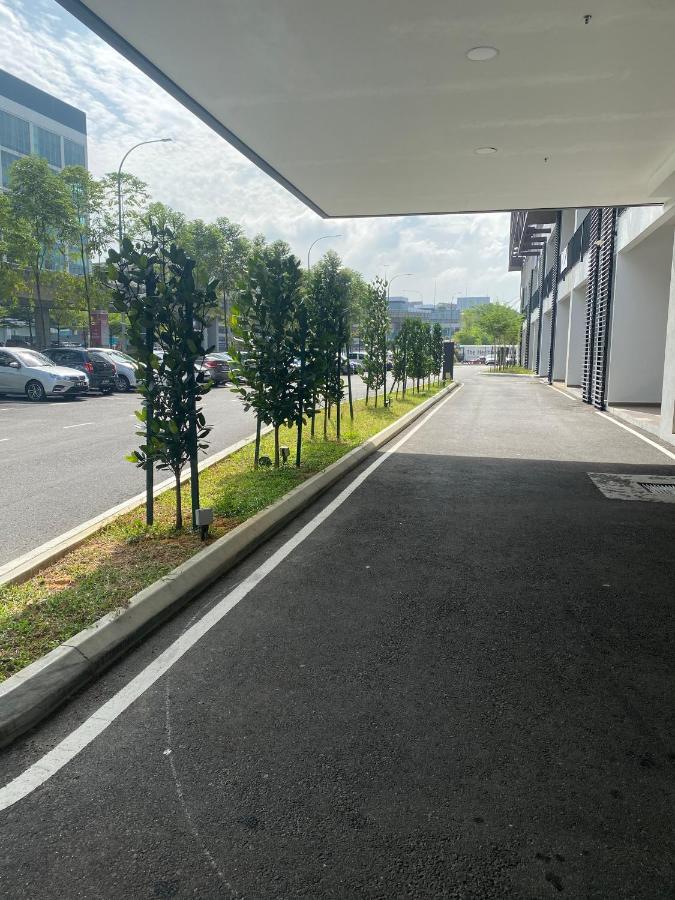 Mines Astetica Lake View Condo Seri Kembangan V1 Exteriör bild